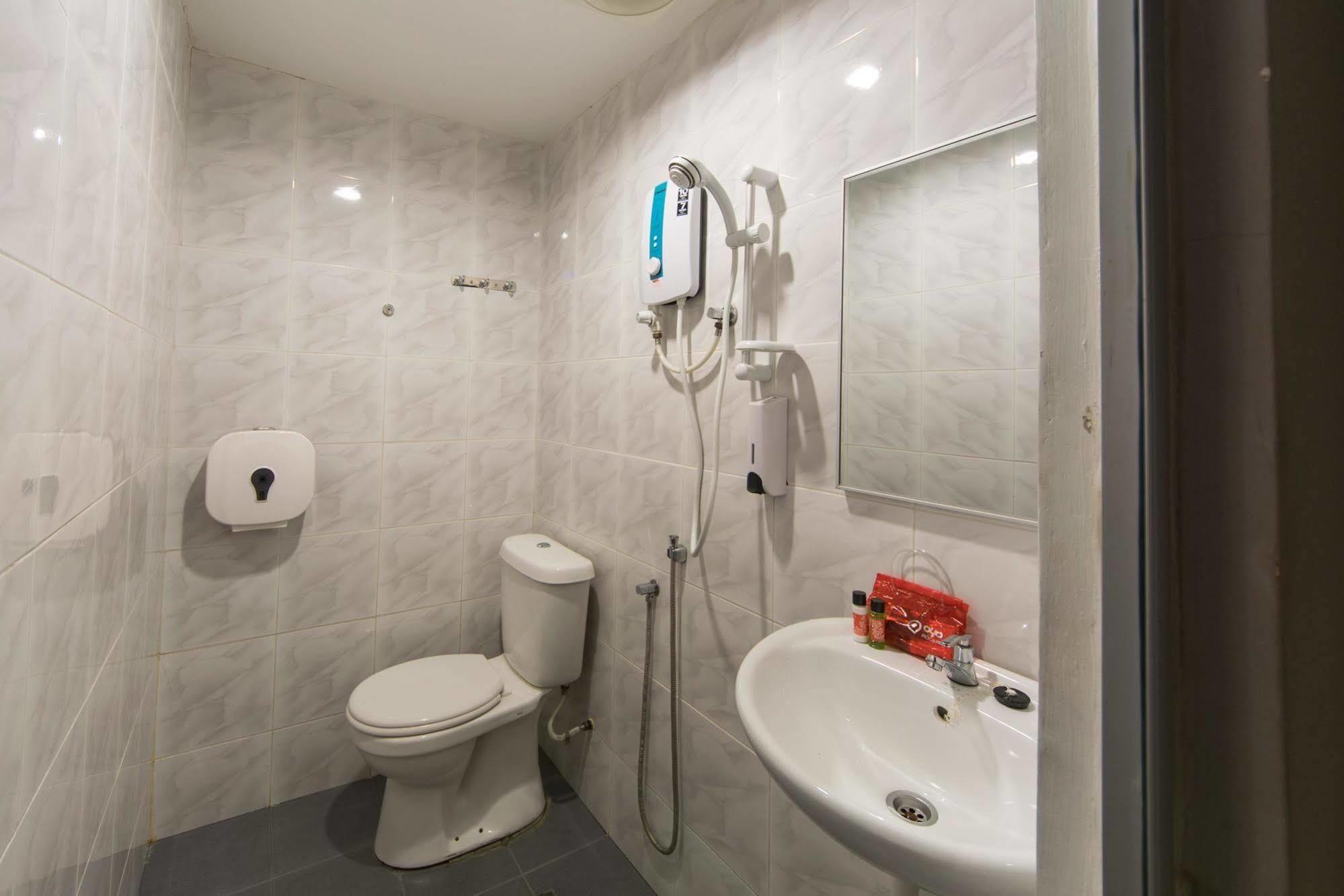 De Jaya Hotel Петалинг Джая Екстериор снимка