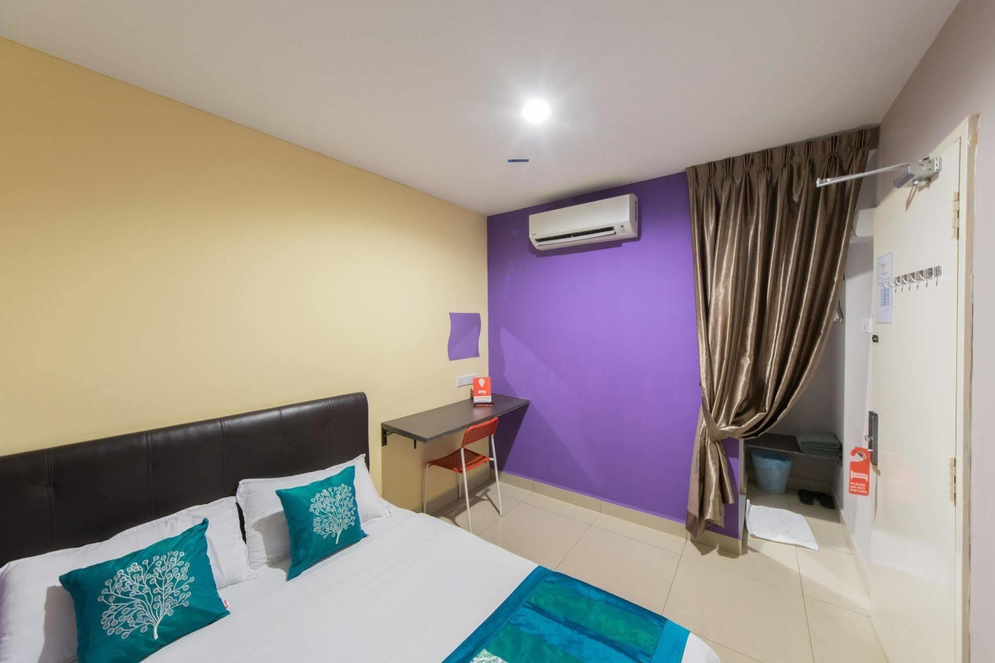 De Jaya Hotel Петалинг Джая Екстериор снимка